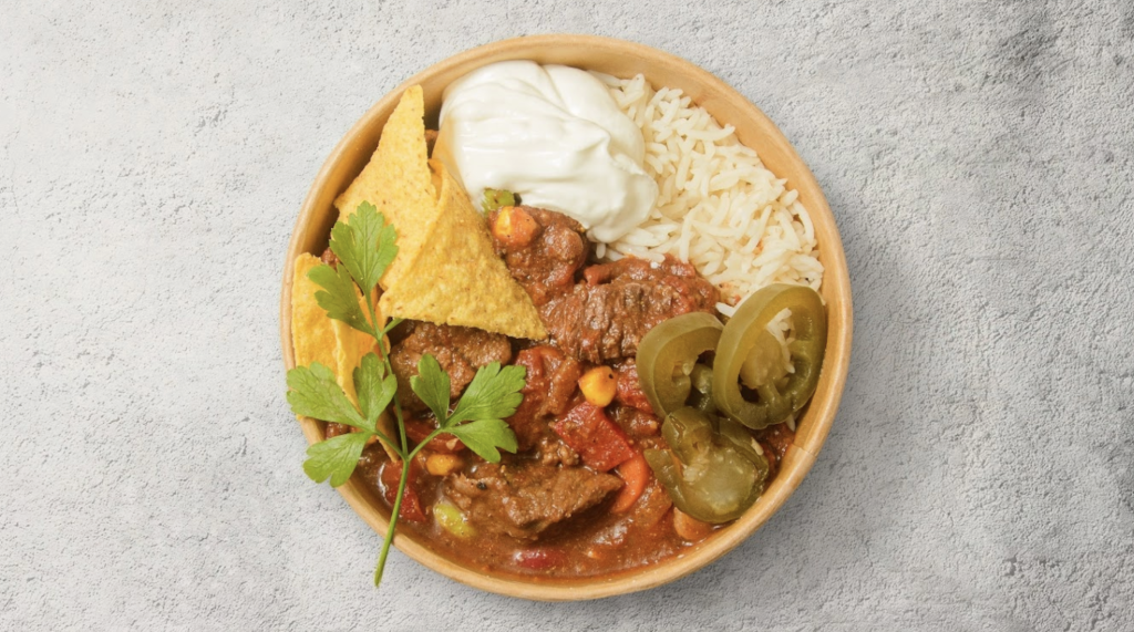 Chili con carne med ris, creme fraiche og nachochips til fest i Esbjerg