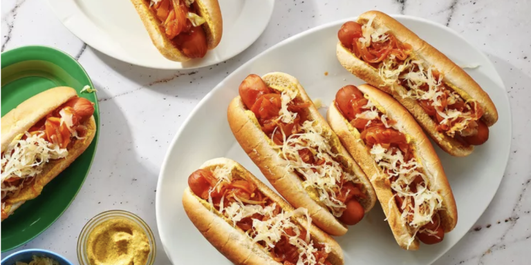 Gourmet hotdogs med toppings fra hotdogvognen til fest i Esbjerg